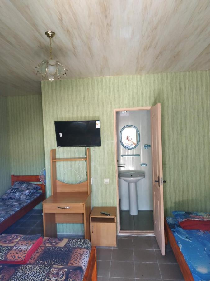 Monte Karlo Hotel Zaliznyy Havn Eksteriør billede