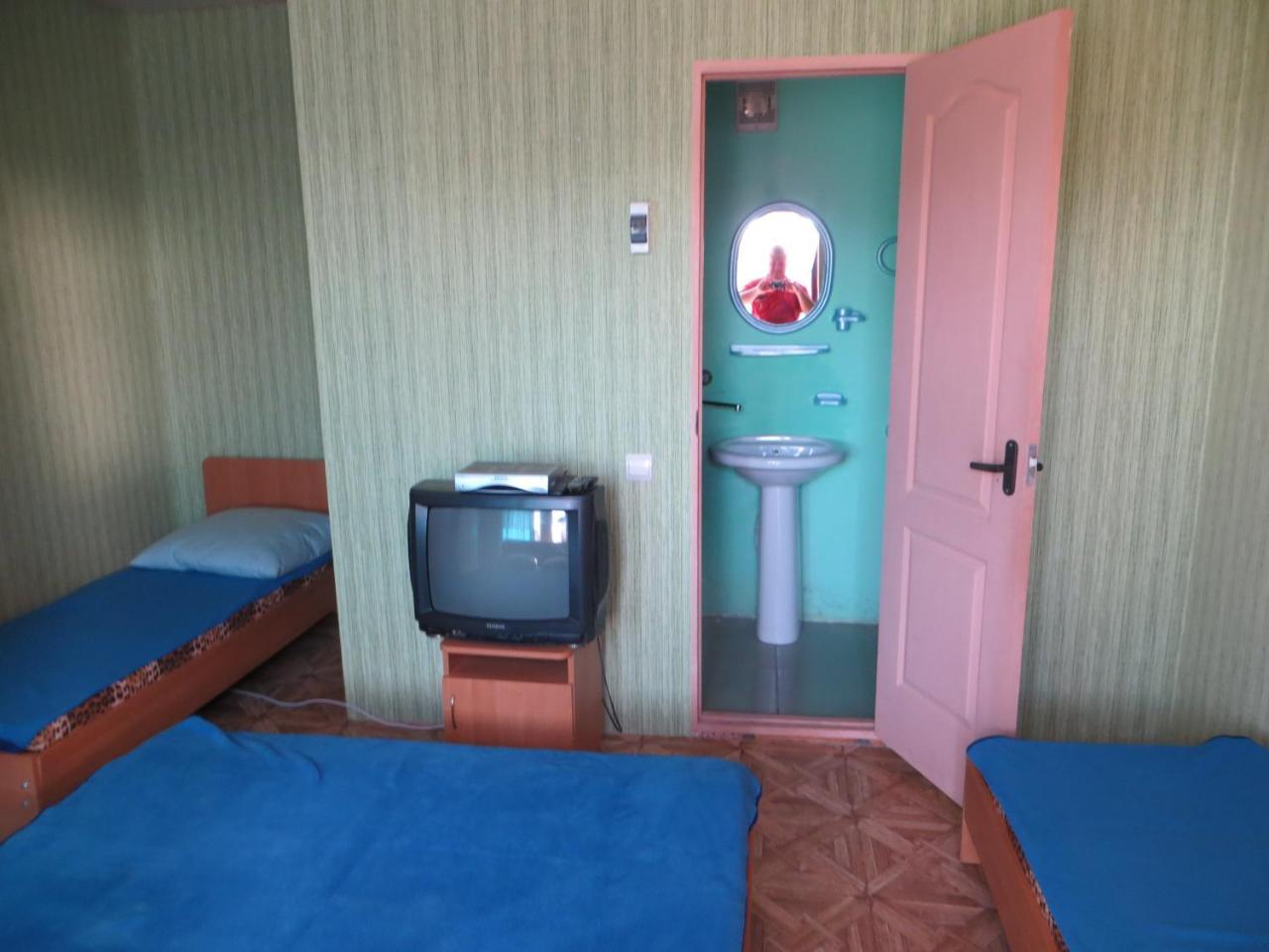 Monte Karlo Hotel Zaliznyy Havn Eksteriør billede